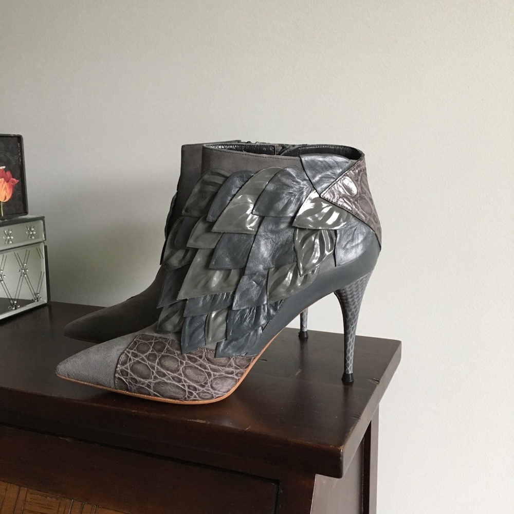 Chloe Leaf Booties 37.5 Gray Leather